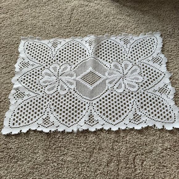 5 Piece LOT Vintage Handkerchiefs Doily Table Runner Crochet Coverlet Napkins - Picture 6 of 13